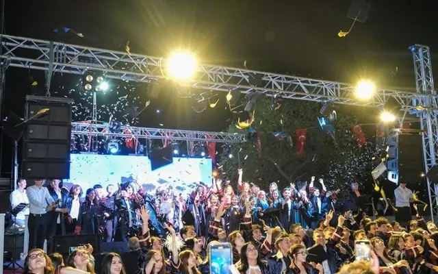 Özel Bilim Ovası Okulları’nda 10. Yıl Mezuniyet Coşkusu