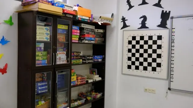 Zeka Oyunları Kulübü öğrencileri strateji oyunları oynuyor