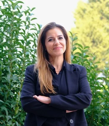 Gül Conkara, Türk Dili ve Edebiyatı Öğretmeni — Anadolu Lisesi