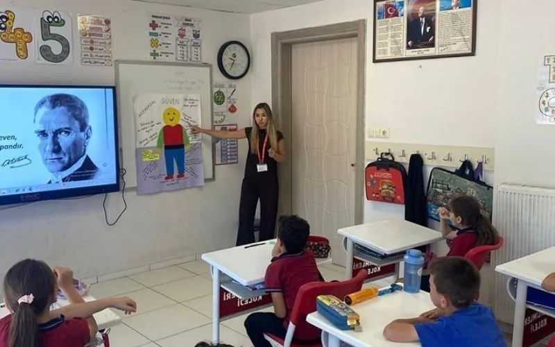 Güvenli Teknoloji Kullanımı Etkinliğiyle Bilinçli Dijital Adımlar! - fotoğraf 2