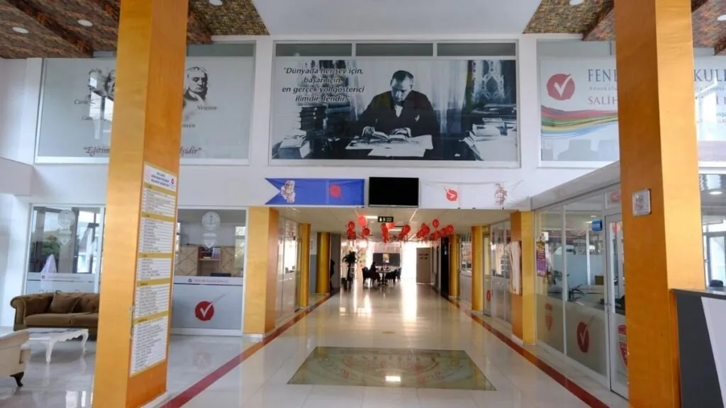 Bilim Ovası Okulları Salihli kampüsünün iç mekânından bir görünüm
