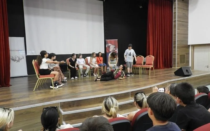 Drama Kulübümüzden Kahkaha Dolu Bir Gösteri! - fotoğraf 4
